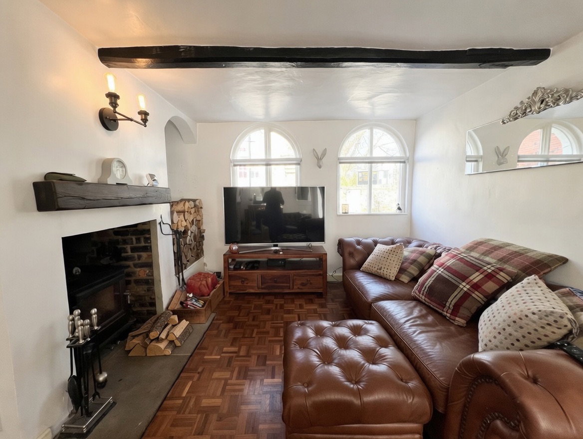 Semi Detached House in Edenbridge