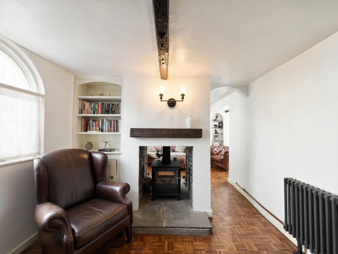 Semi Detached House in Edenbridge