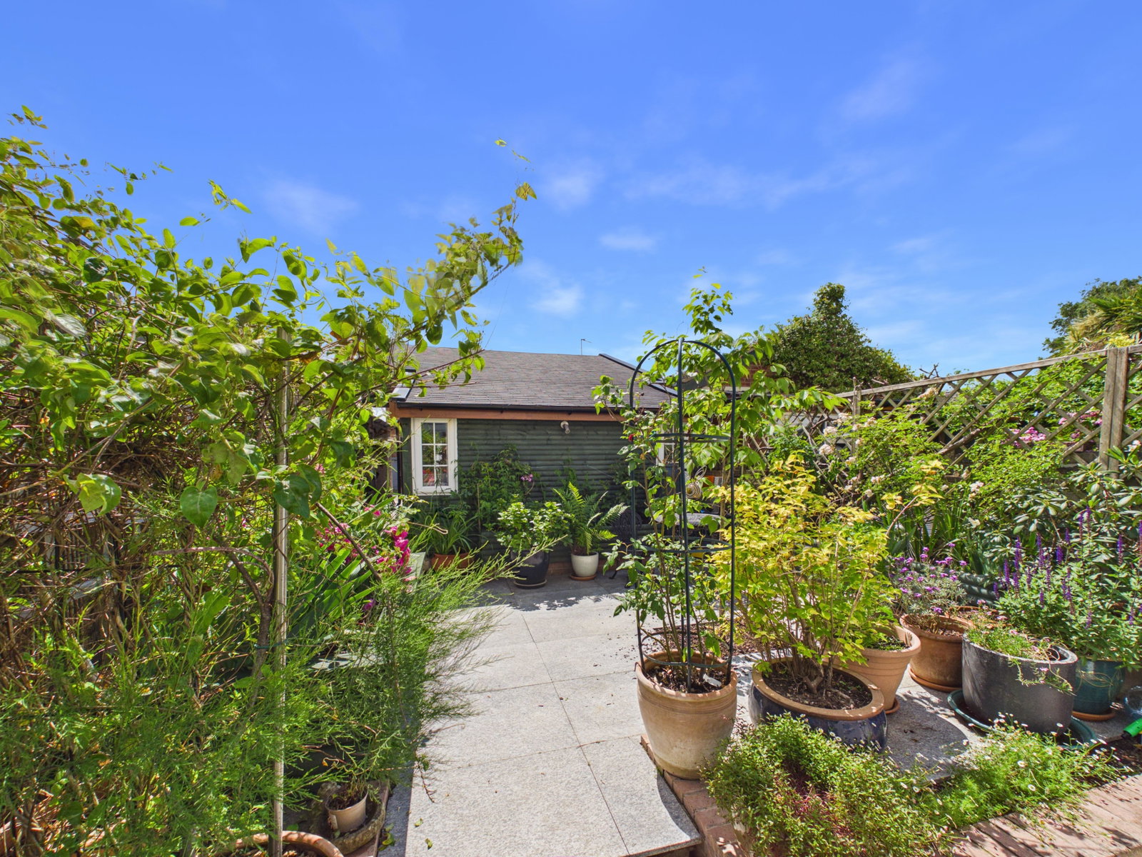 Town House for sale in Worcester, Bransford Road, Worcester, WR2, 1766 m²