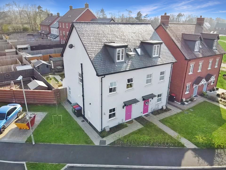 Semi Detached House in Telford