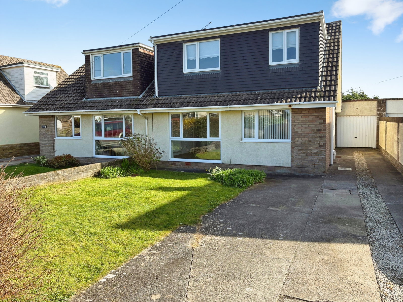 Semi Detached House in Porthcawl