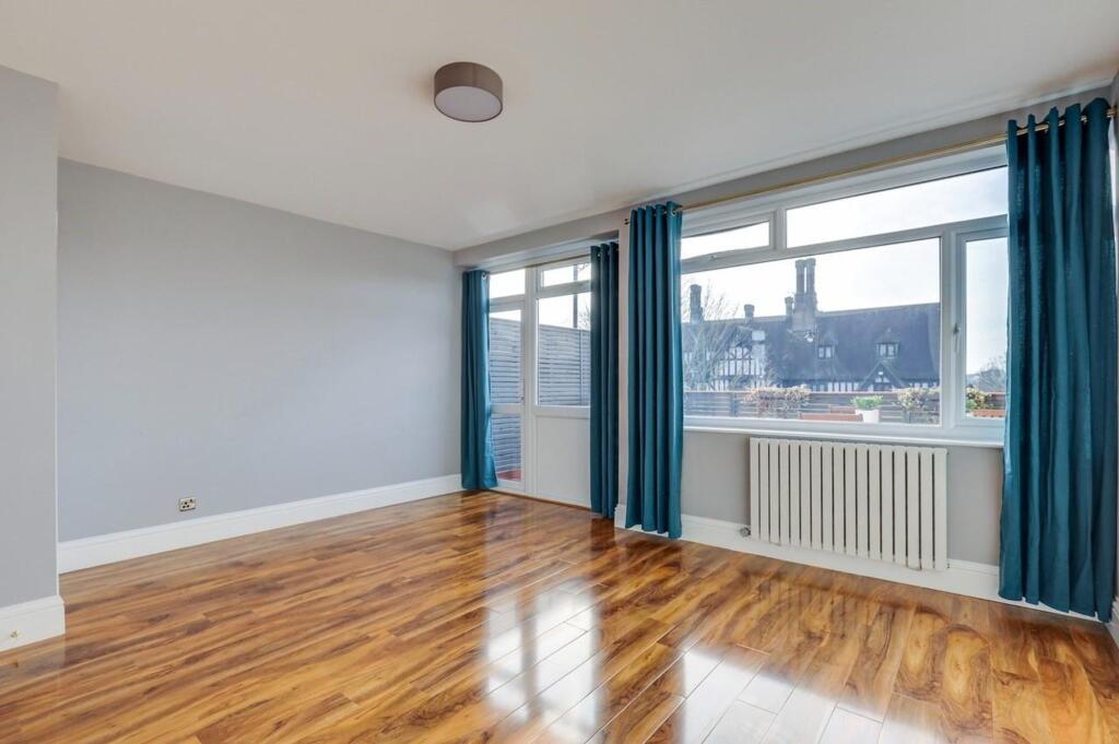 Duplex Flat in Epsom