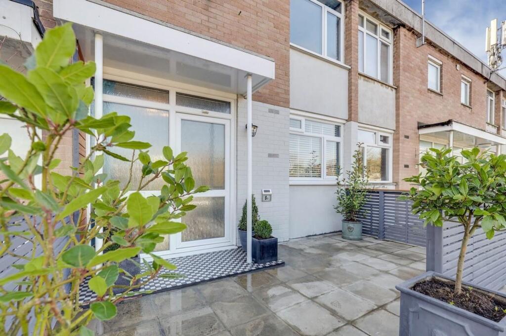Duplex Flat in Epsom