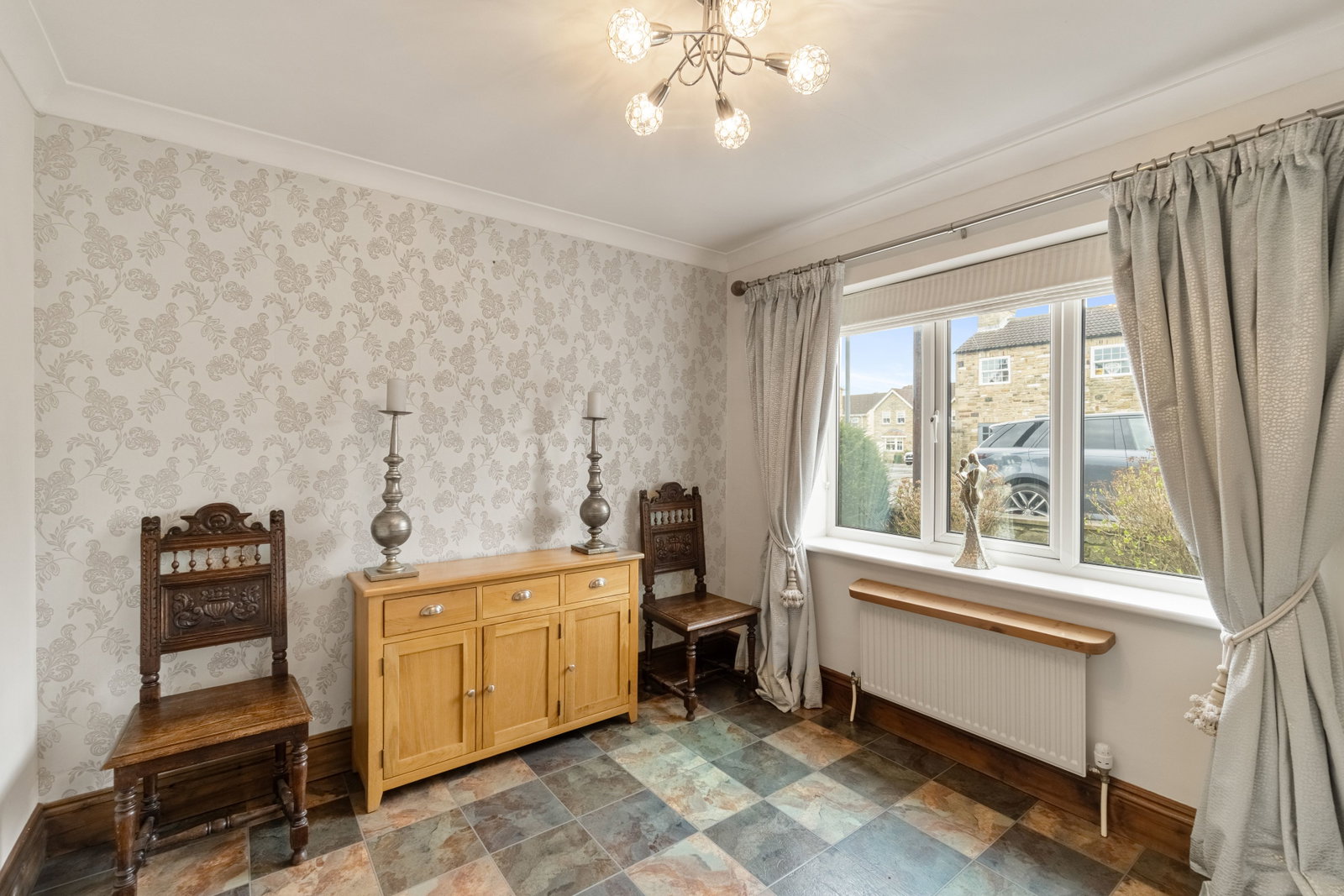 Detached House in Leeds