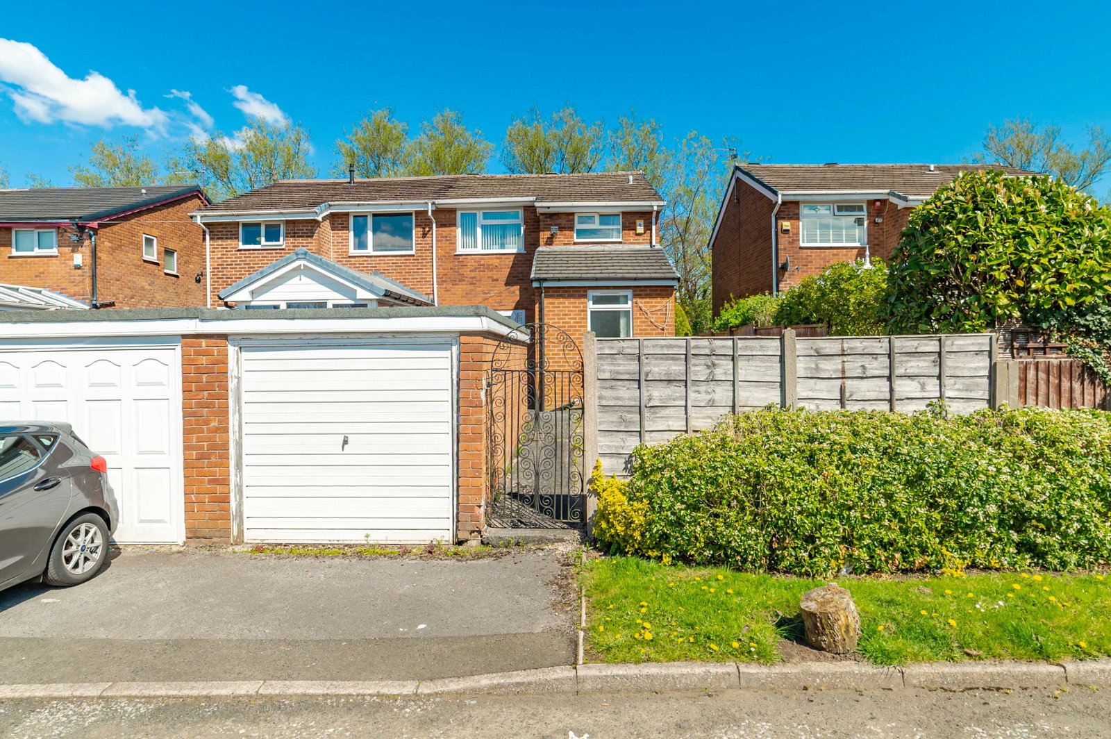 Semi Detached House in Ashton-under-lyne 5