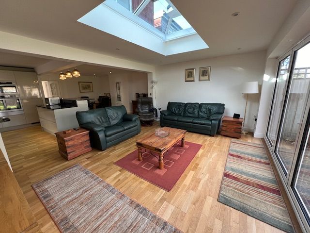 Semi Detached House in Lingfield