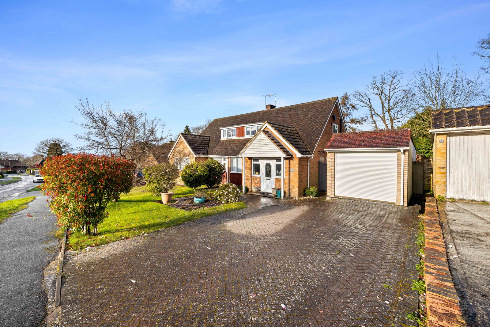 Semi Detached House in Lingfield