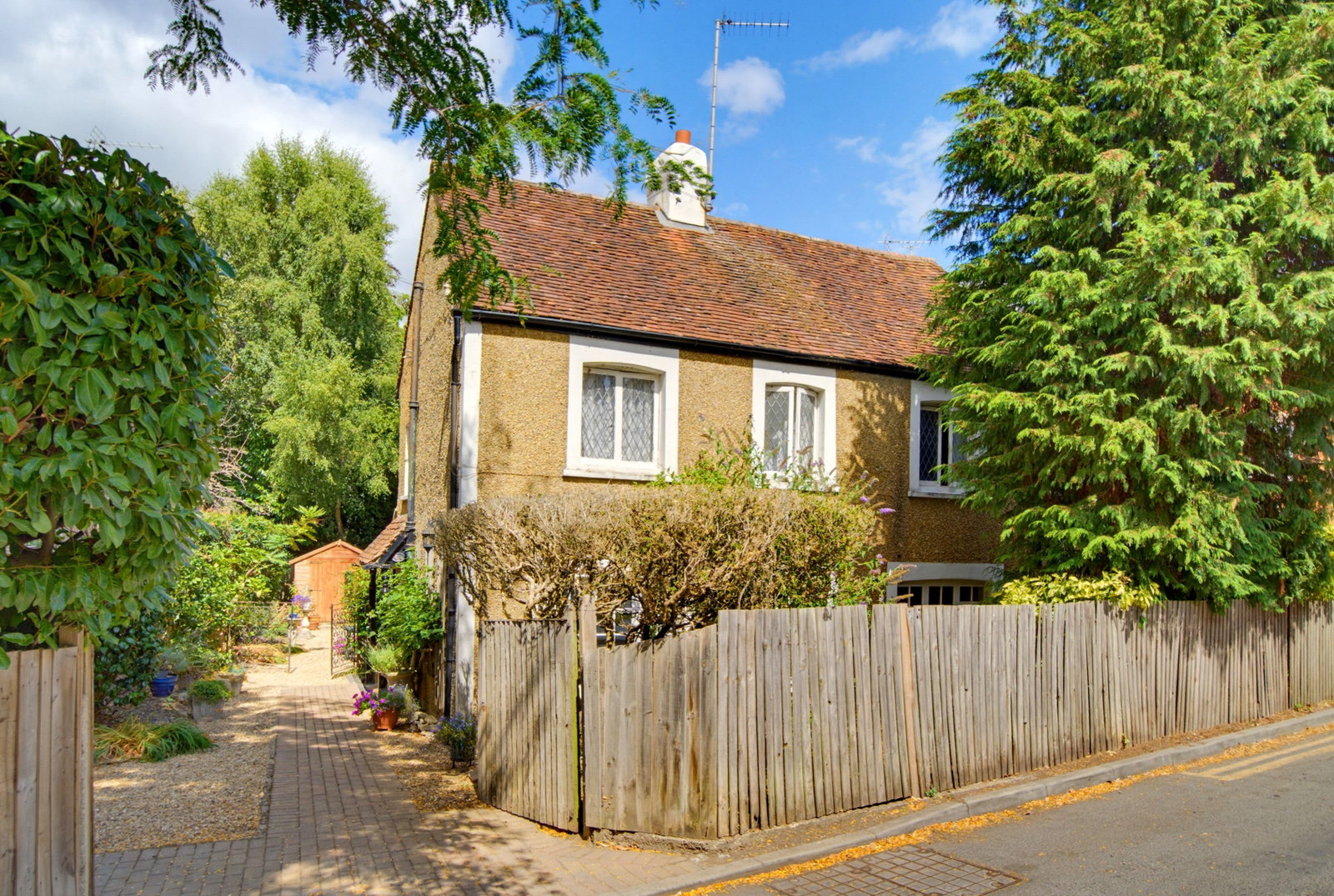 Cottage for sale in Ascot, Lower Village Road, Ascot, SL5, 1316 m²