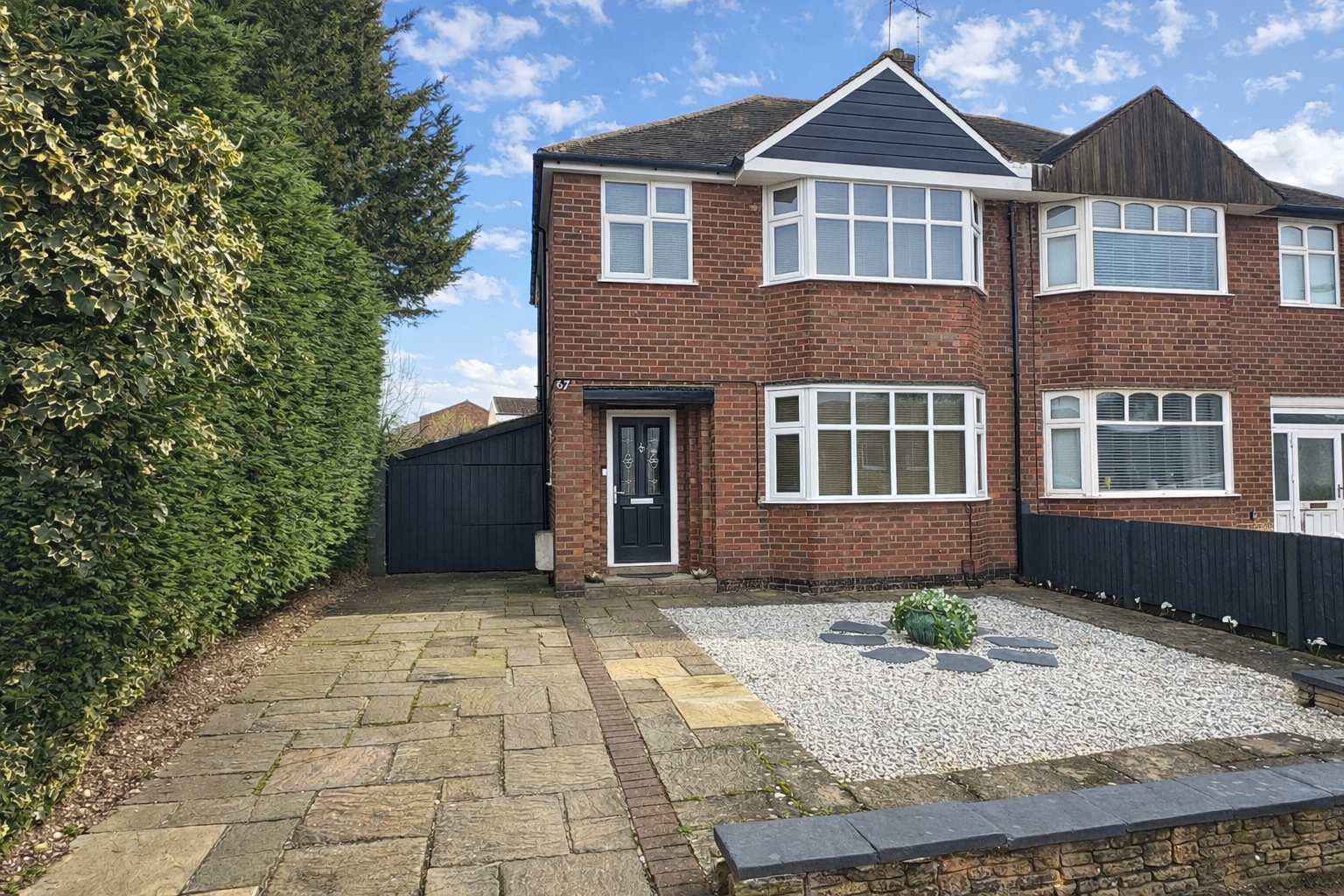 Semi Detached House in Leicester