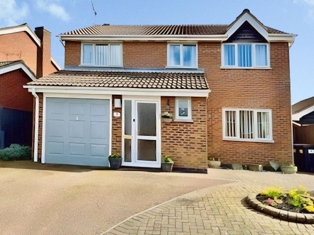Detached House for sale in Hinckley, Frobisher Close, Hinckley, LE10 1UP
