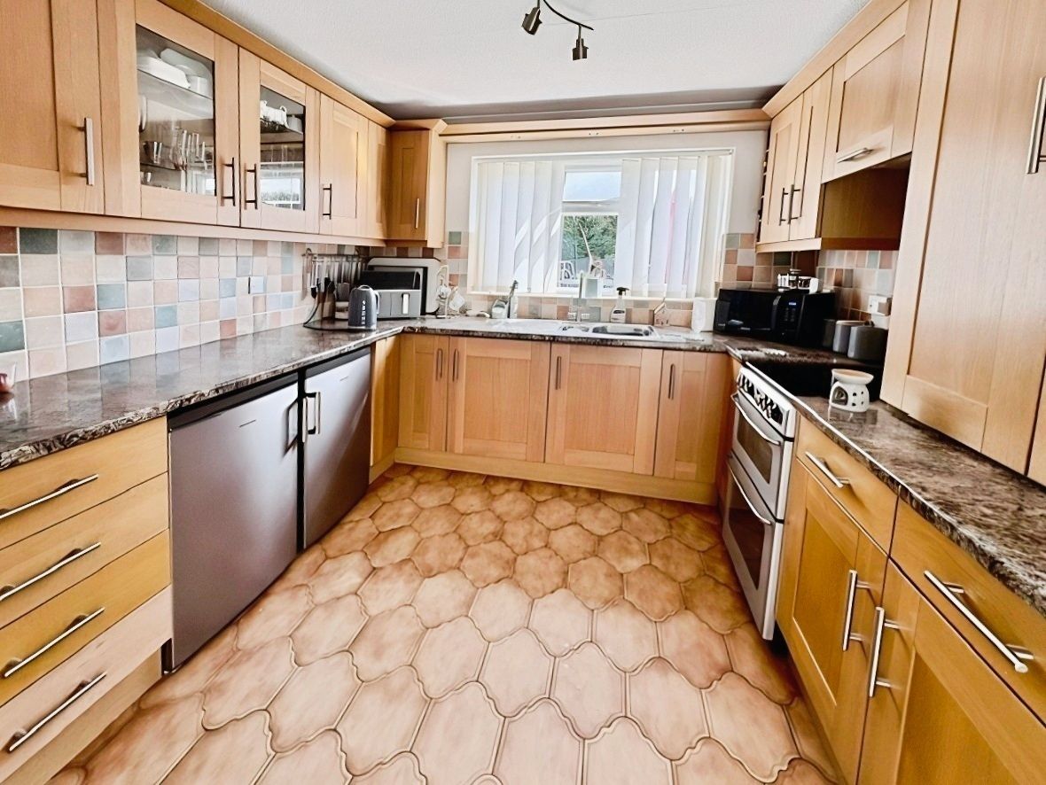 Detached House for sale in Hinckley, Frobisher Close, Hinckley, LE10 1UP