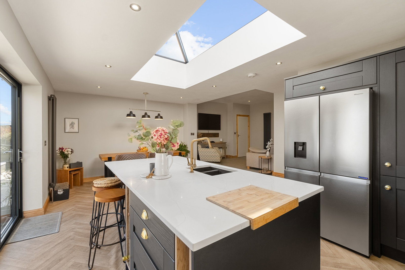 Semi Detached House in Brighouse