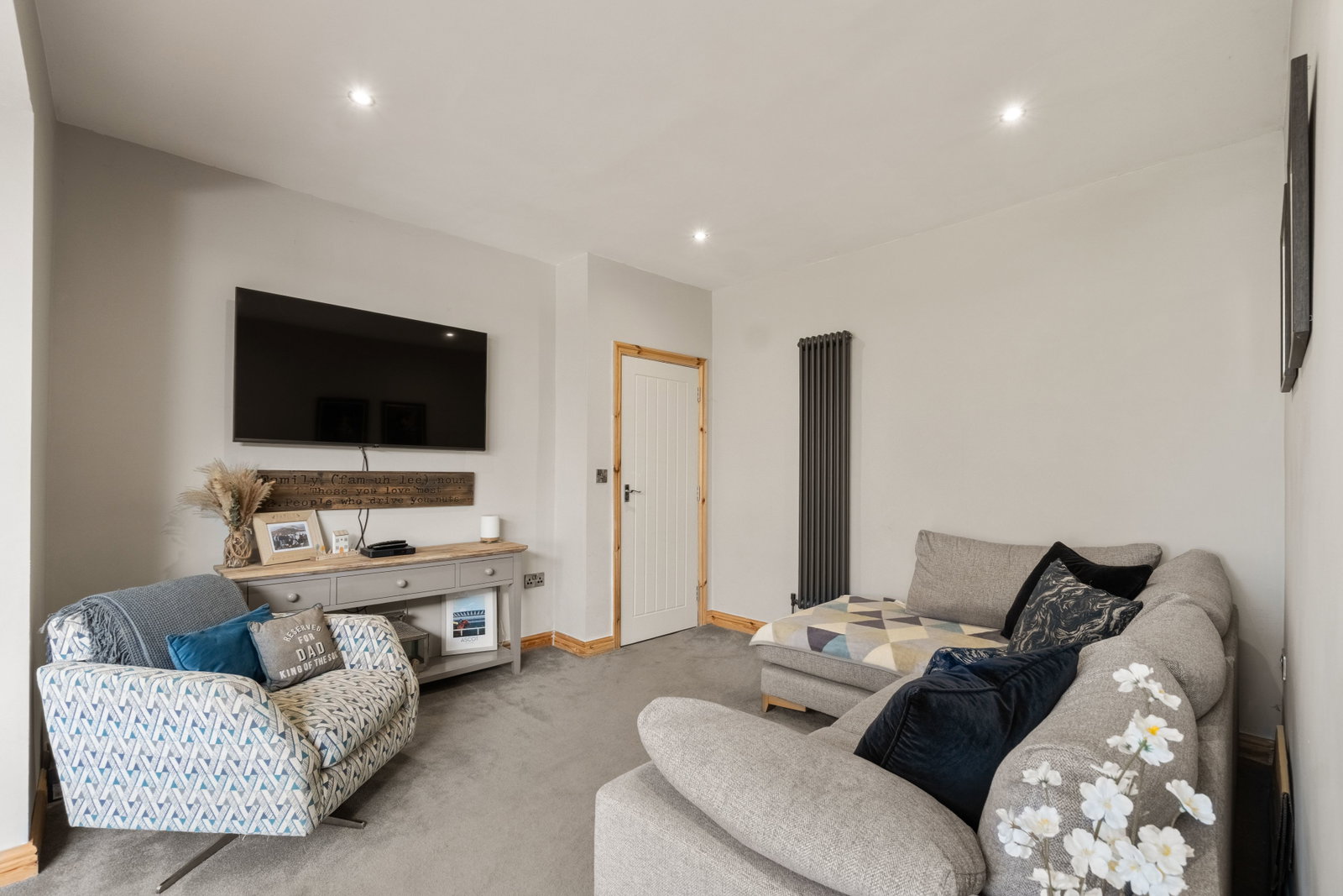 Semi Detached House in Brighouse