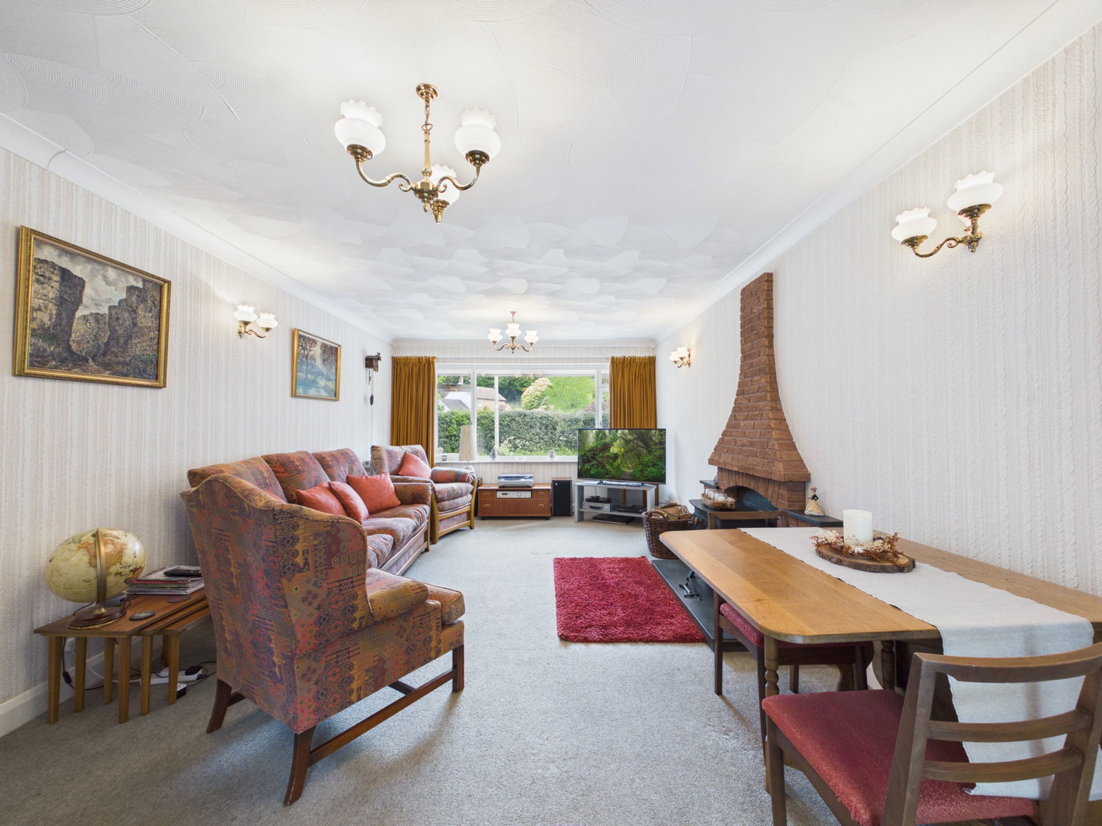 Bungalow in Newport 4