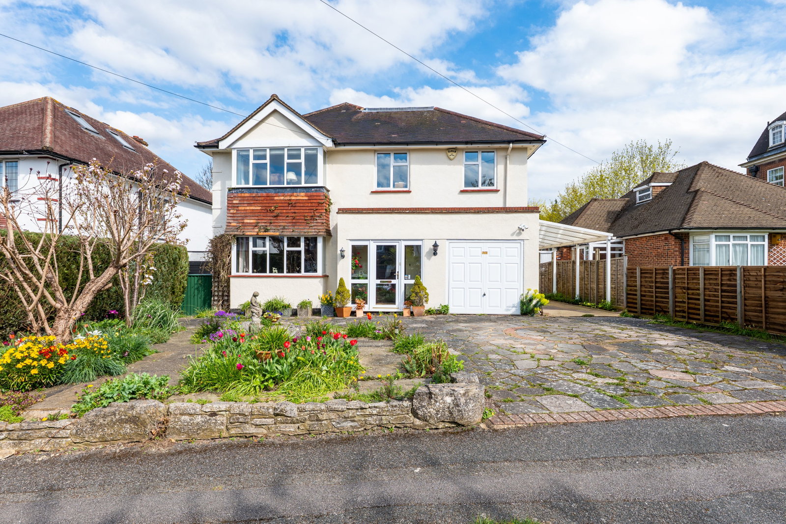 Detached House in South Croydon