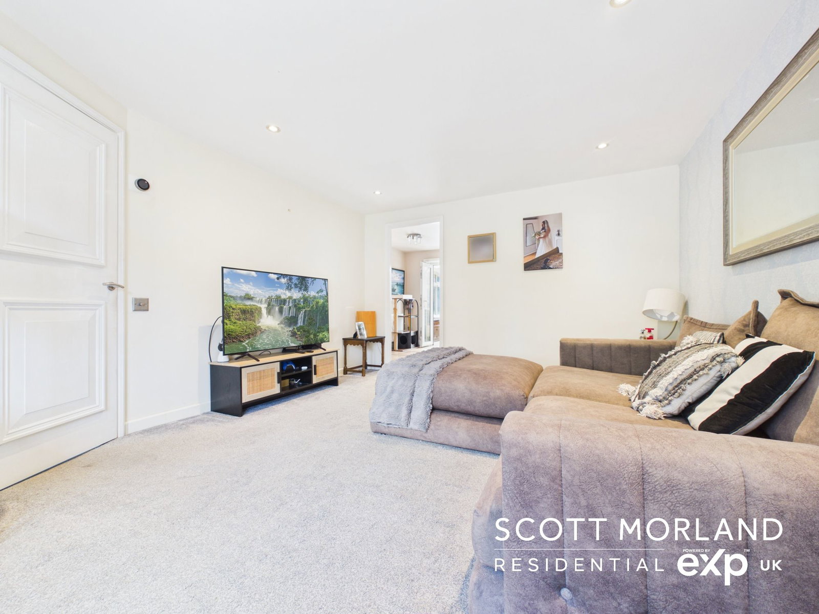 Detached House in Basingstoke