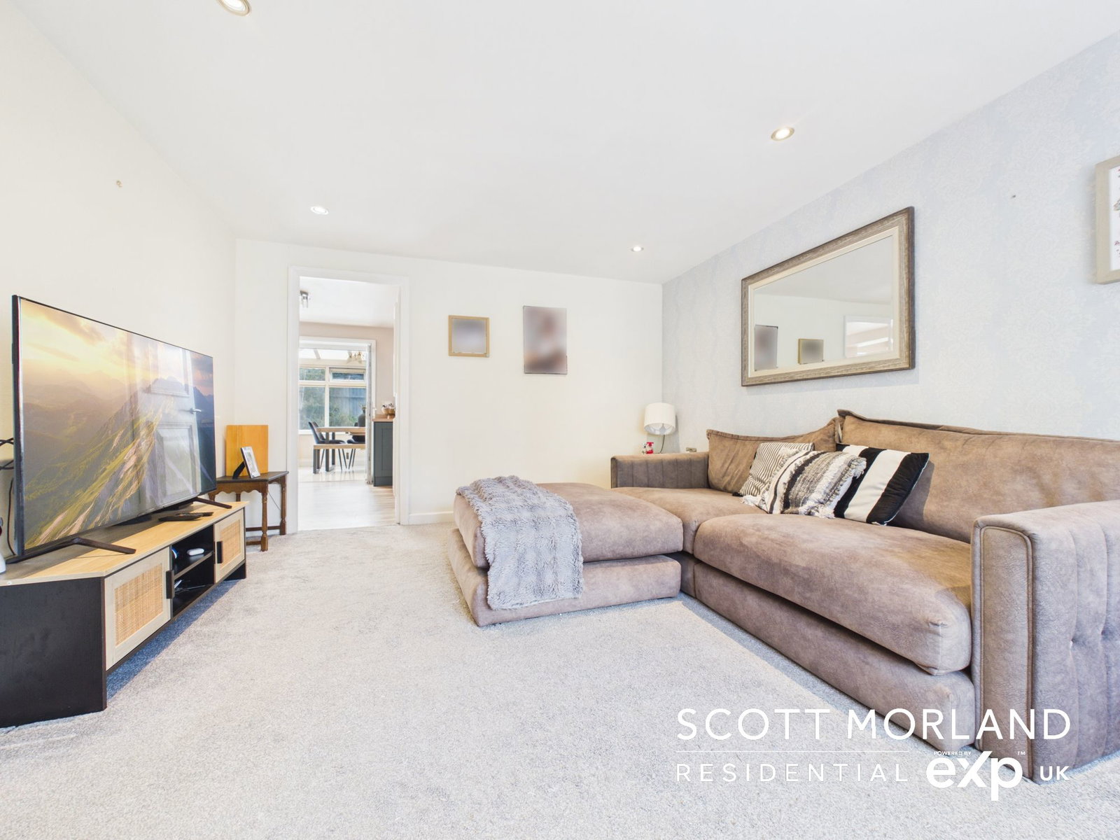 Detached House in Basingstoke