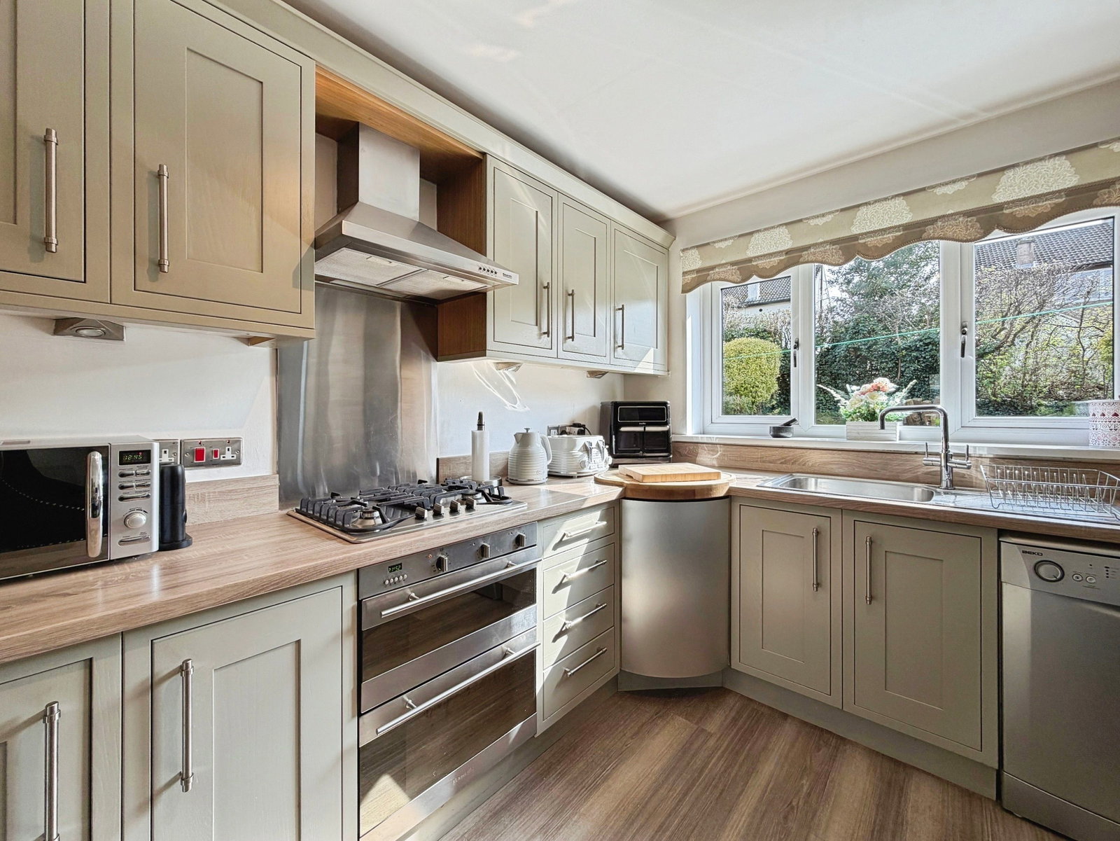 Semi Detached House in Brampton