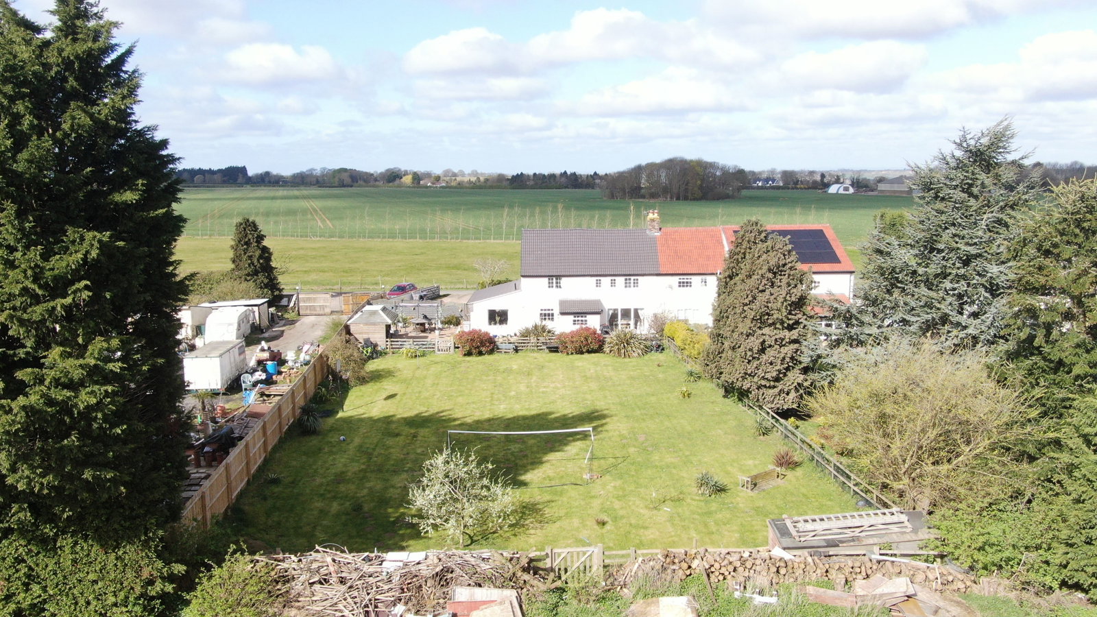 Semi Detached House for sale in Grantham, Heath Farm Lane, Grantham, 1693 m²