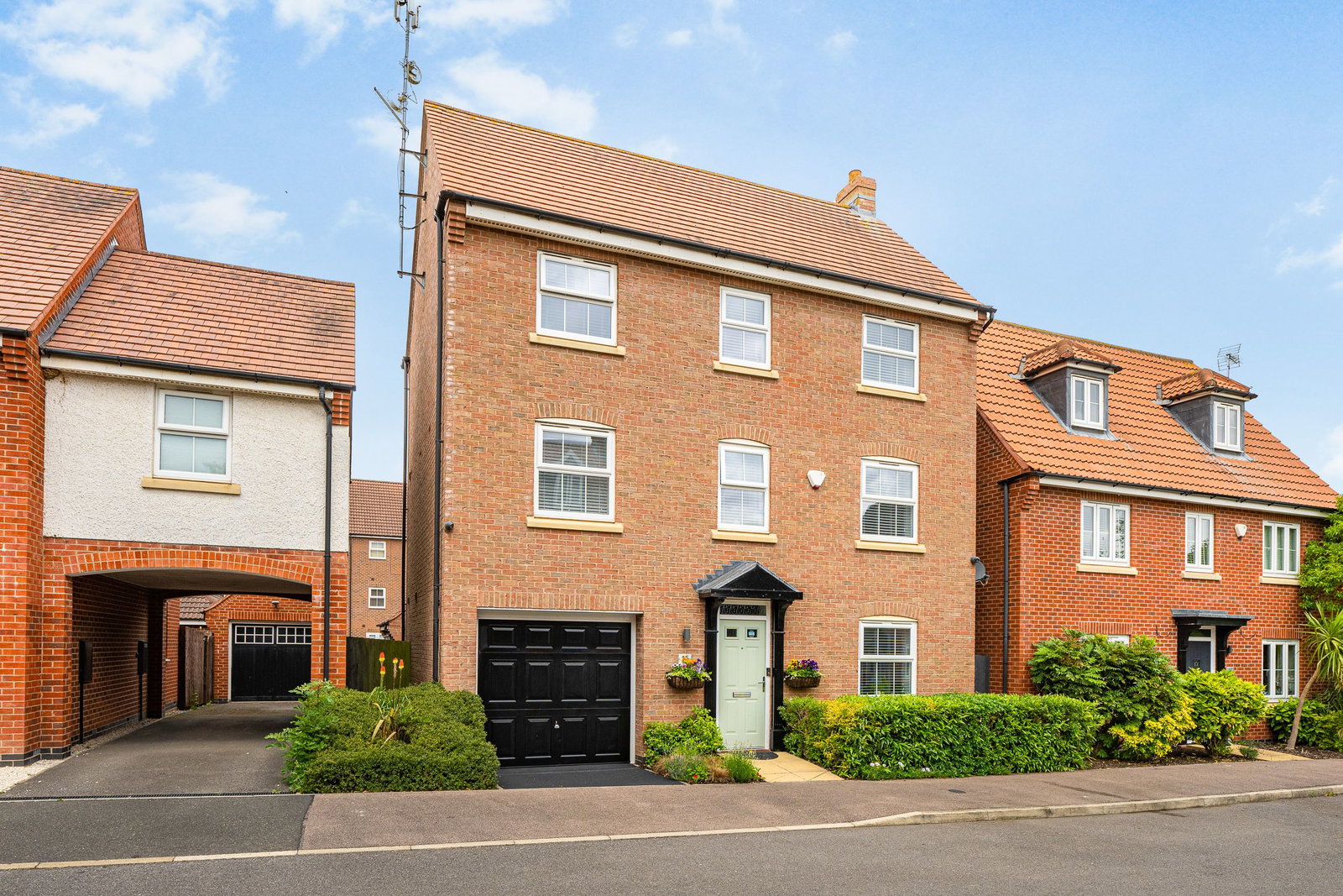Detached House for sale in Newark, Marron Close, Fernwood, Newark, 1644 m²