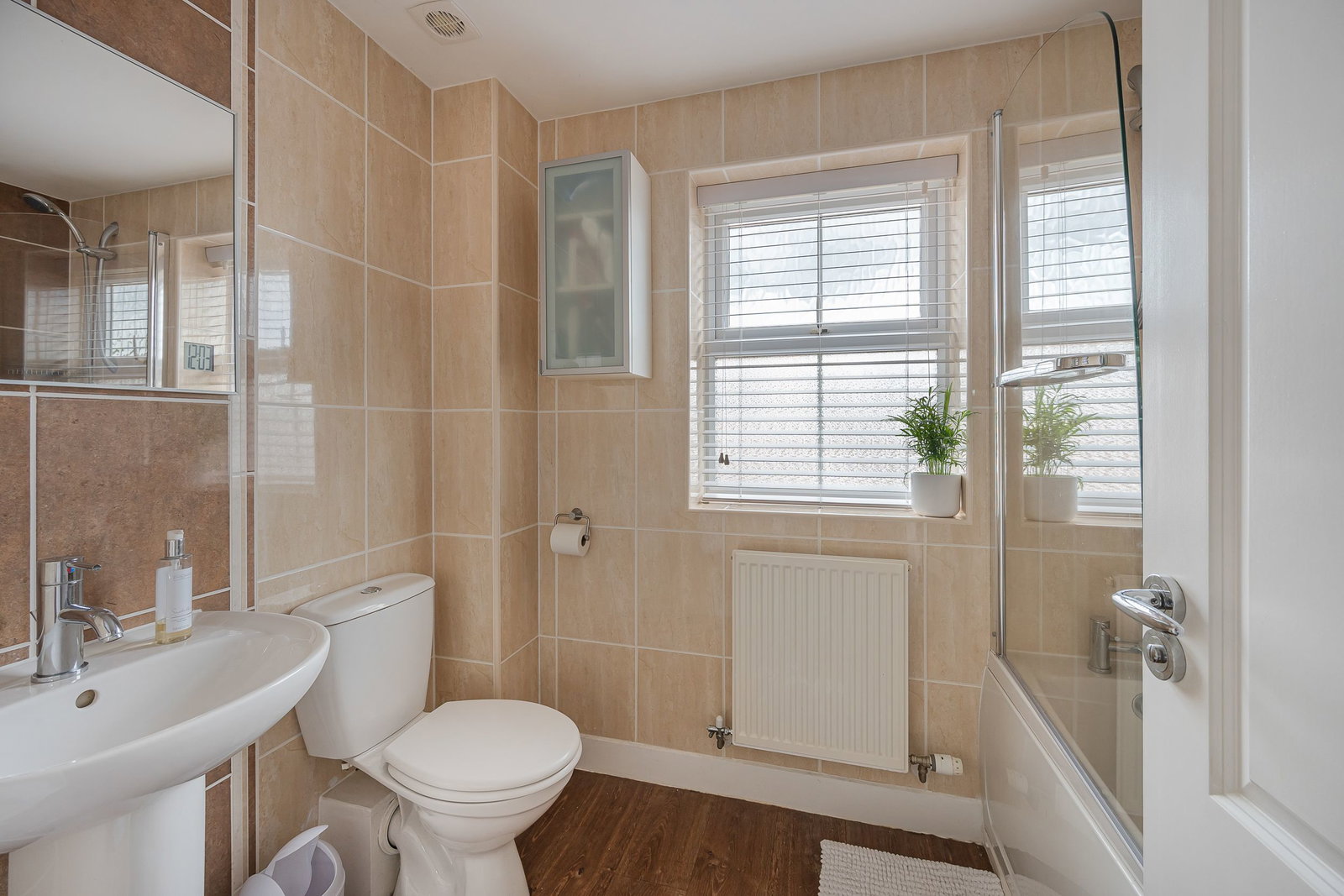 Detached House for sale in Newark, Marron Close, Fernwood, Newark, 1644 m²