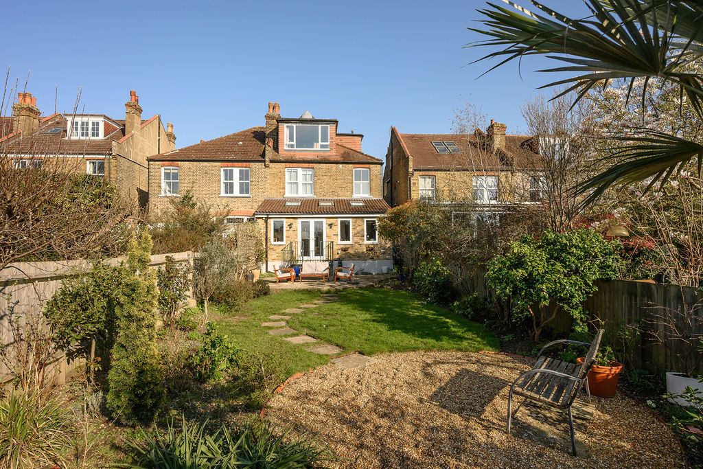Semi Detached House in London