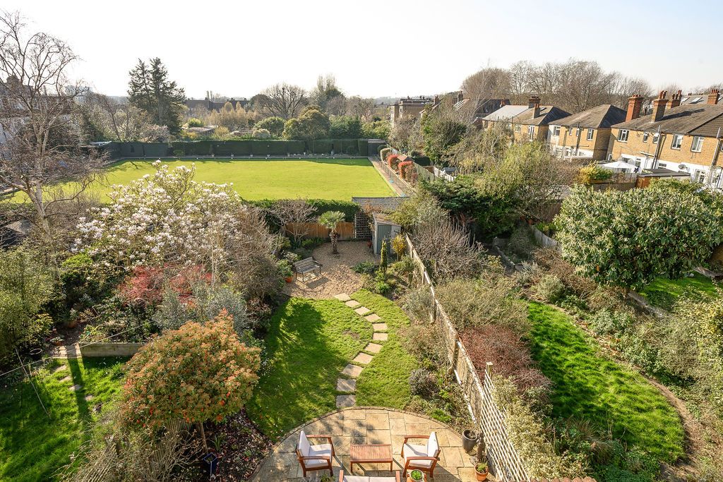 Semi Detached House in London