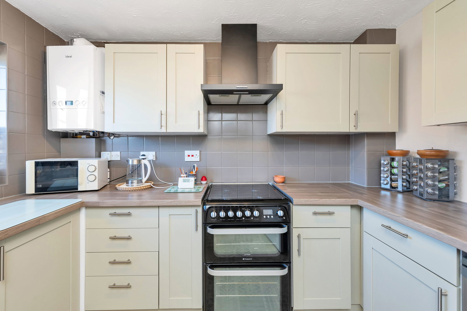 Semi Detached House in Bedford