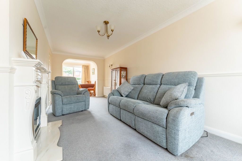 Semi Detached House in York