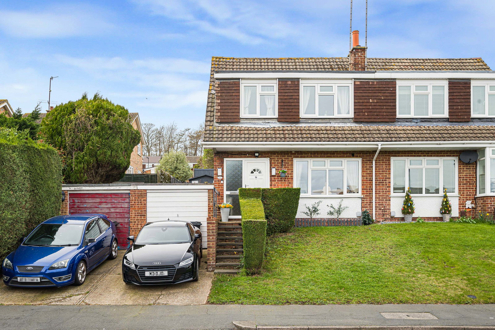 Semi Detached House in South Croydon