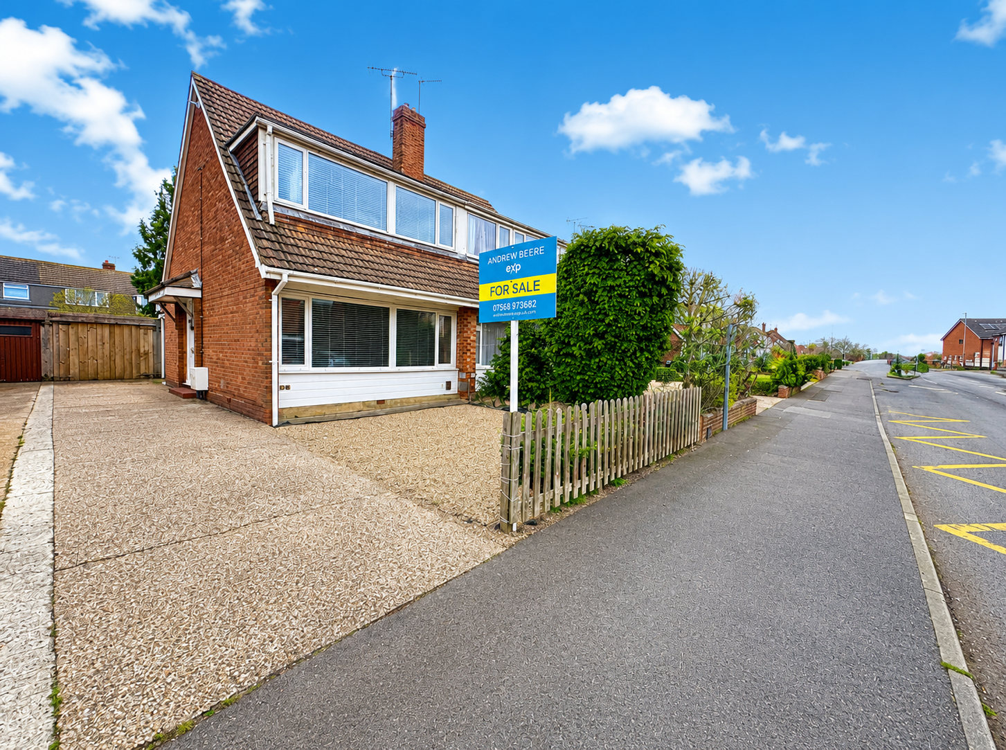 Semi Detached House in Ashford