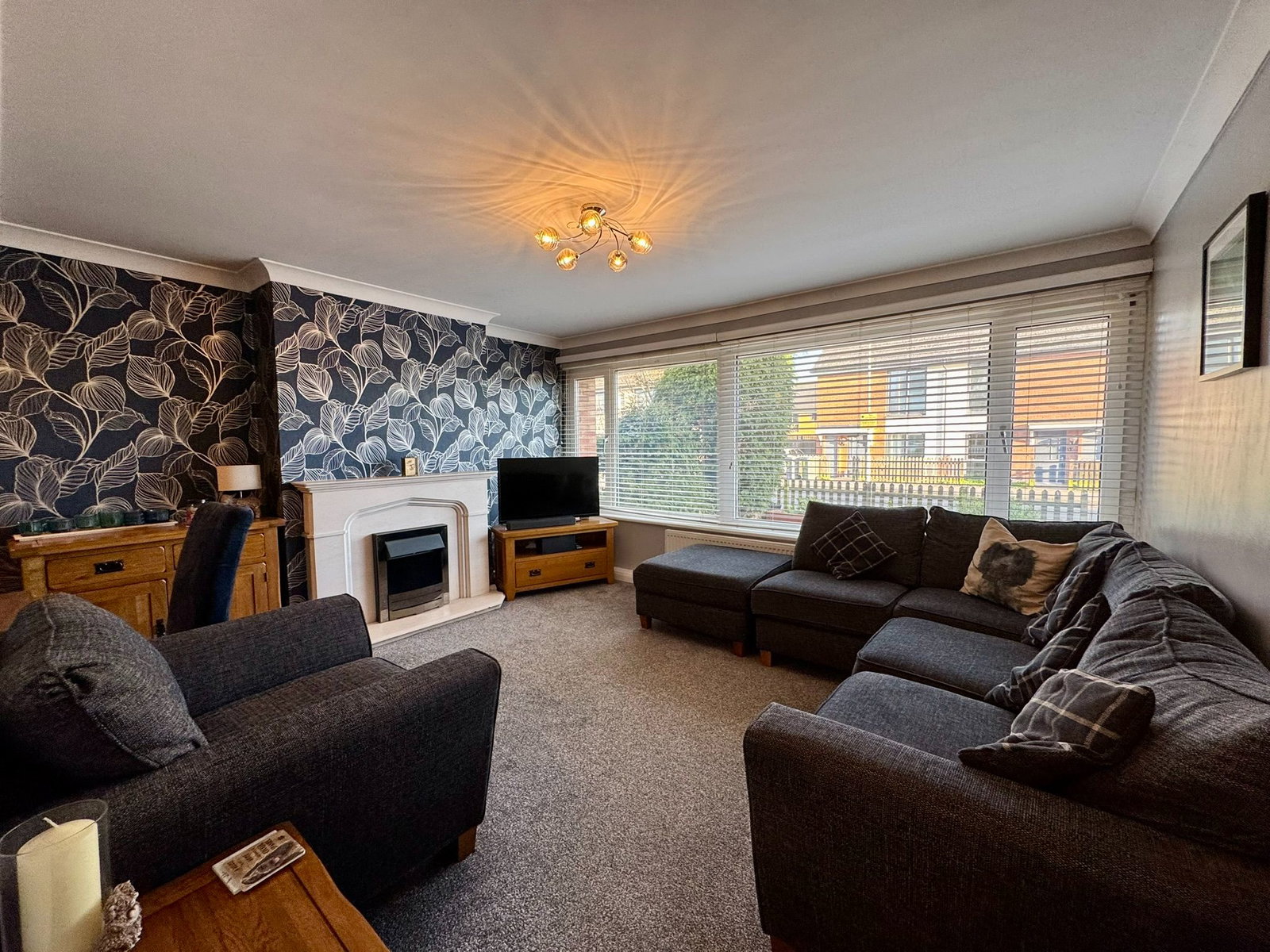 Semi Detached House in Ashford