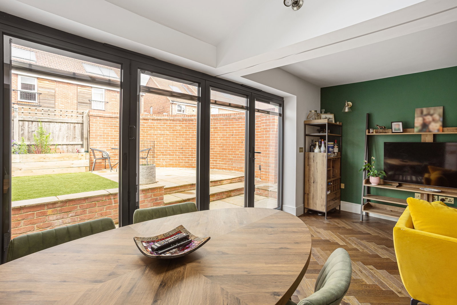 Semi Detached House for sale in York, Turner Close, York, YO31 9FD, 1699 m²