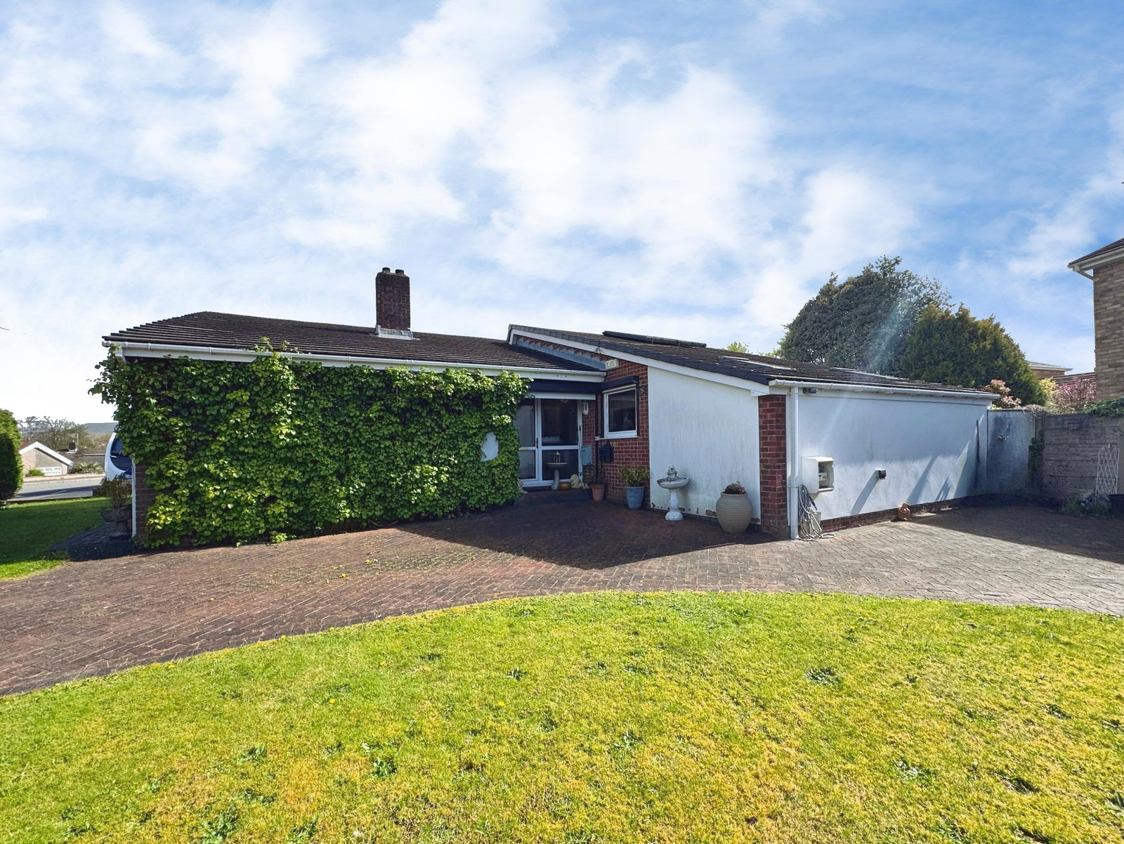 Bungalow in Neath
