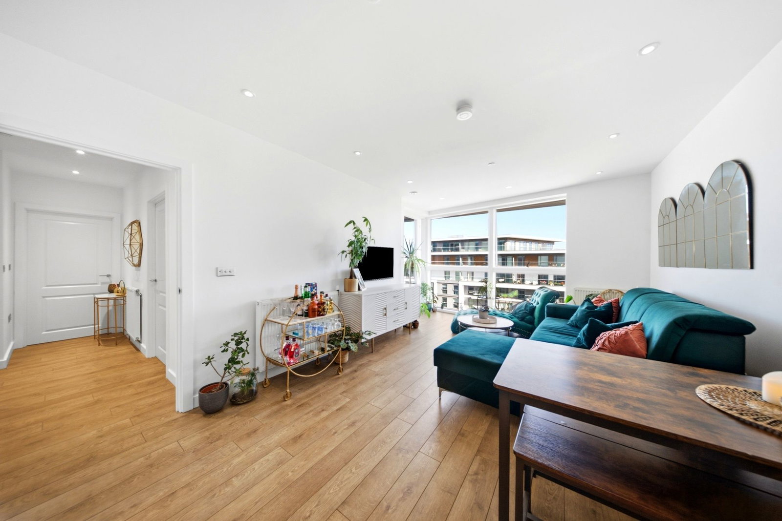 Apartment for sale in London, River Gardens, SE10