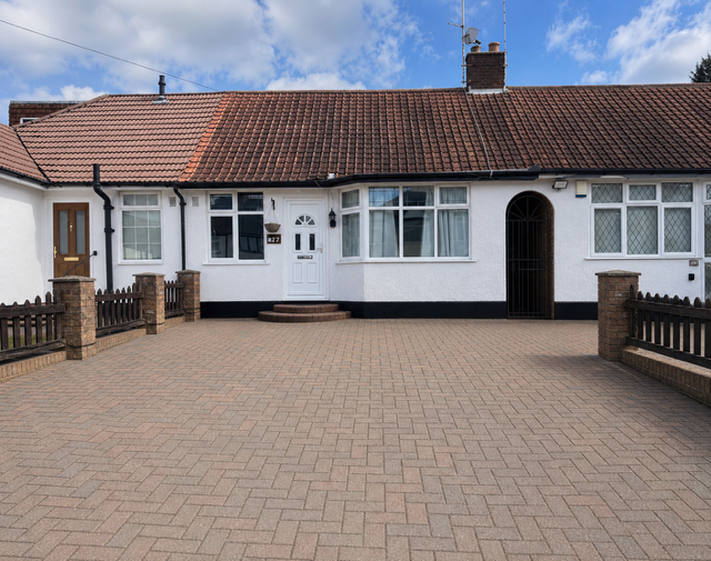 Terraced Bungalow in Borehamwood
