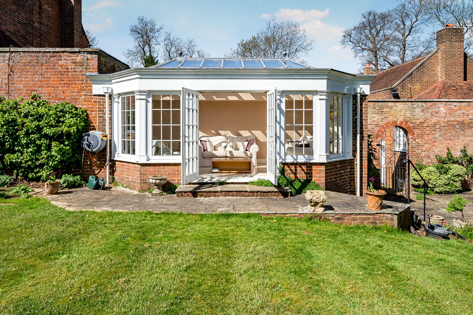Semi Detached House in Bletchingley