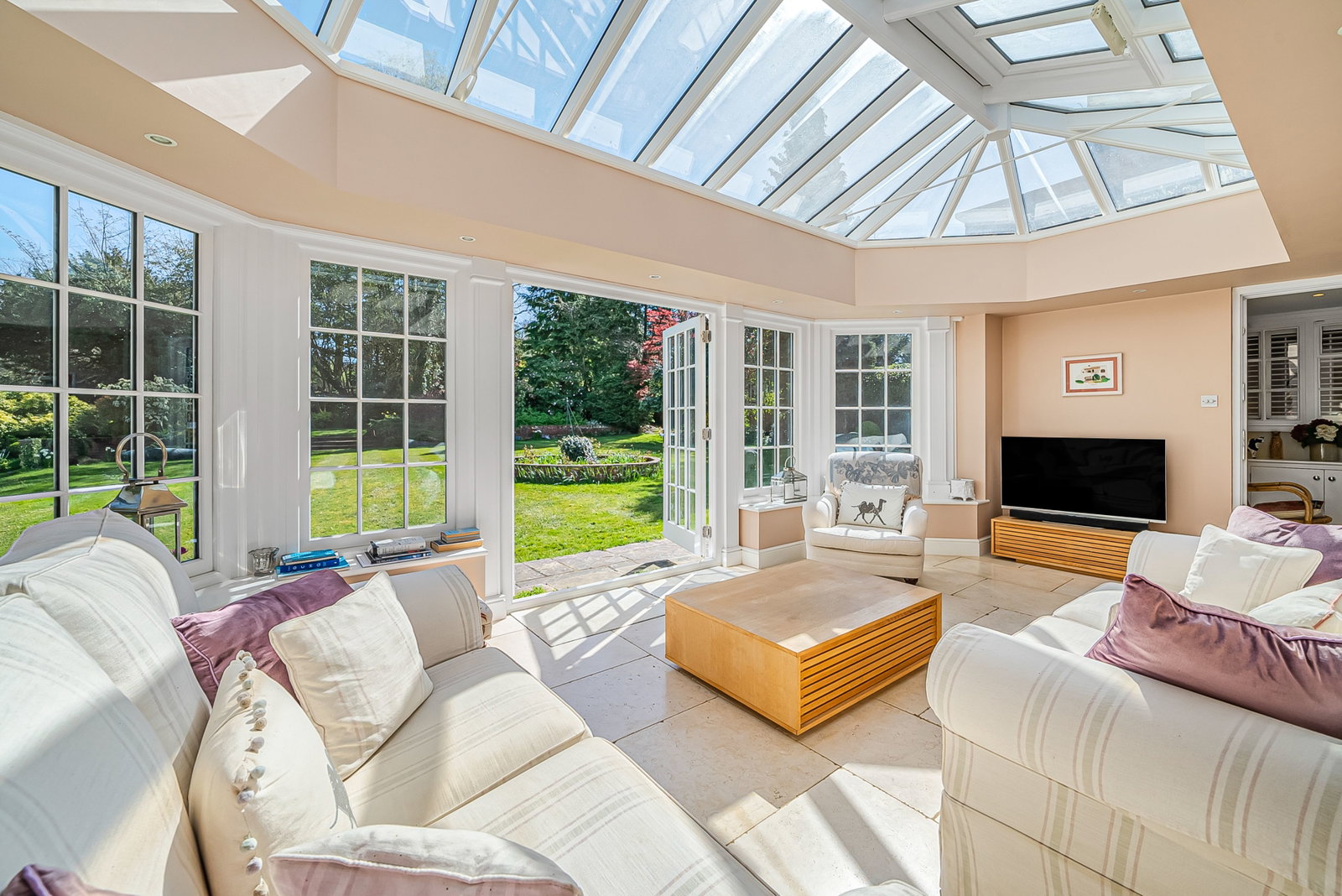 Semi Detached House in Bletchingley