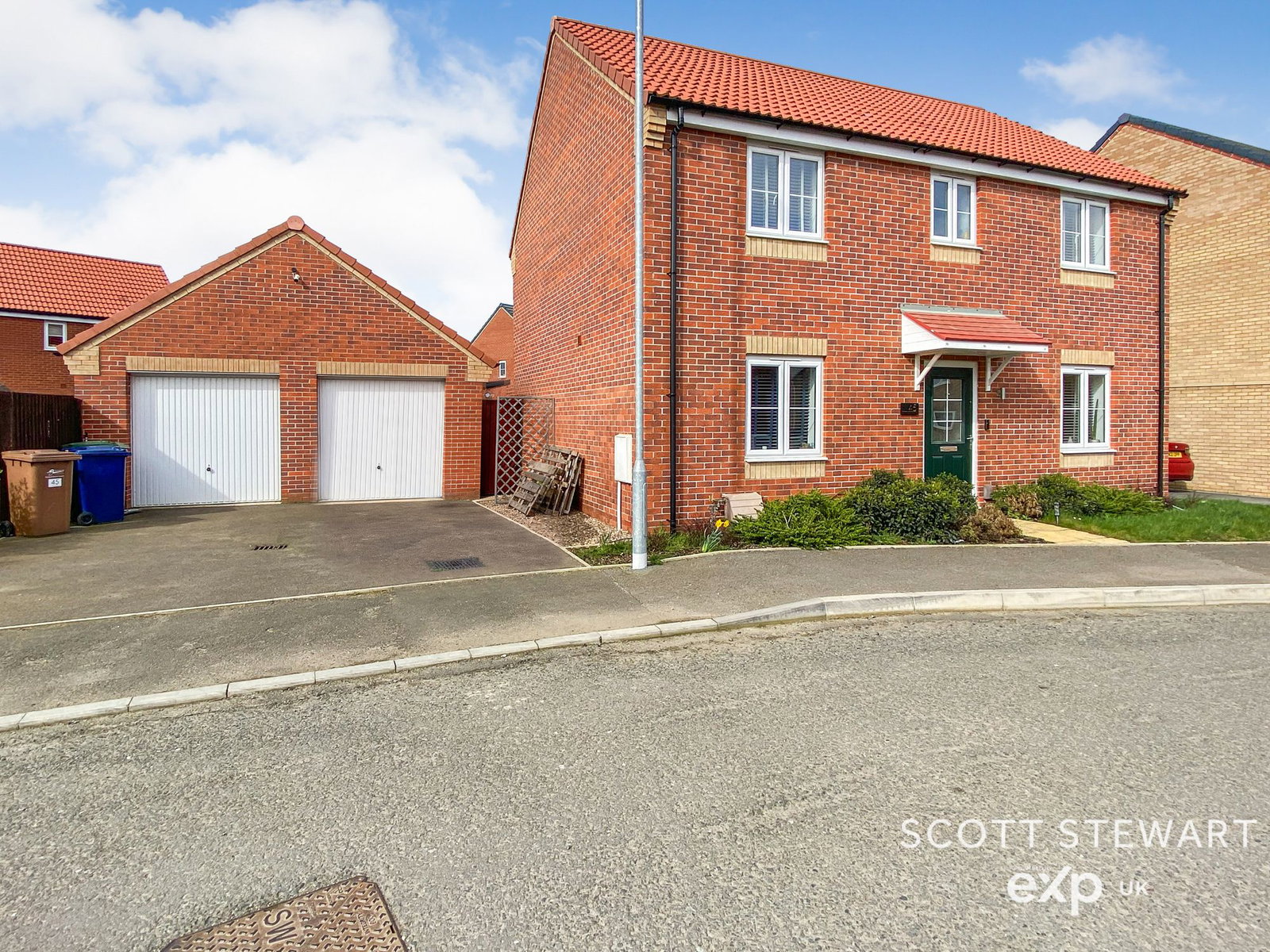 Detached House in Peterborough