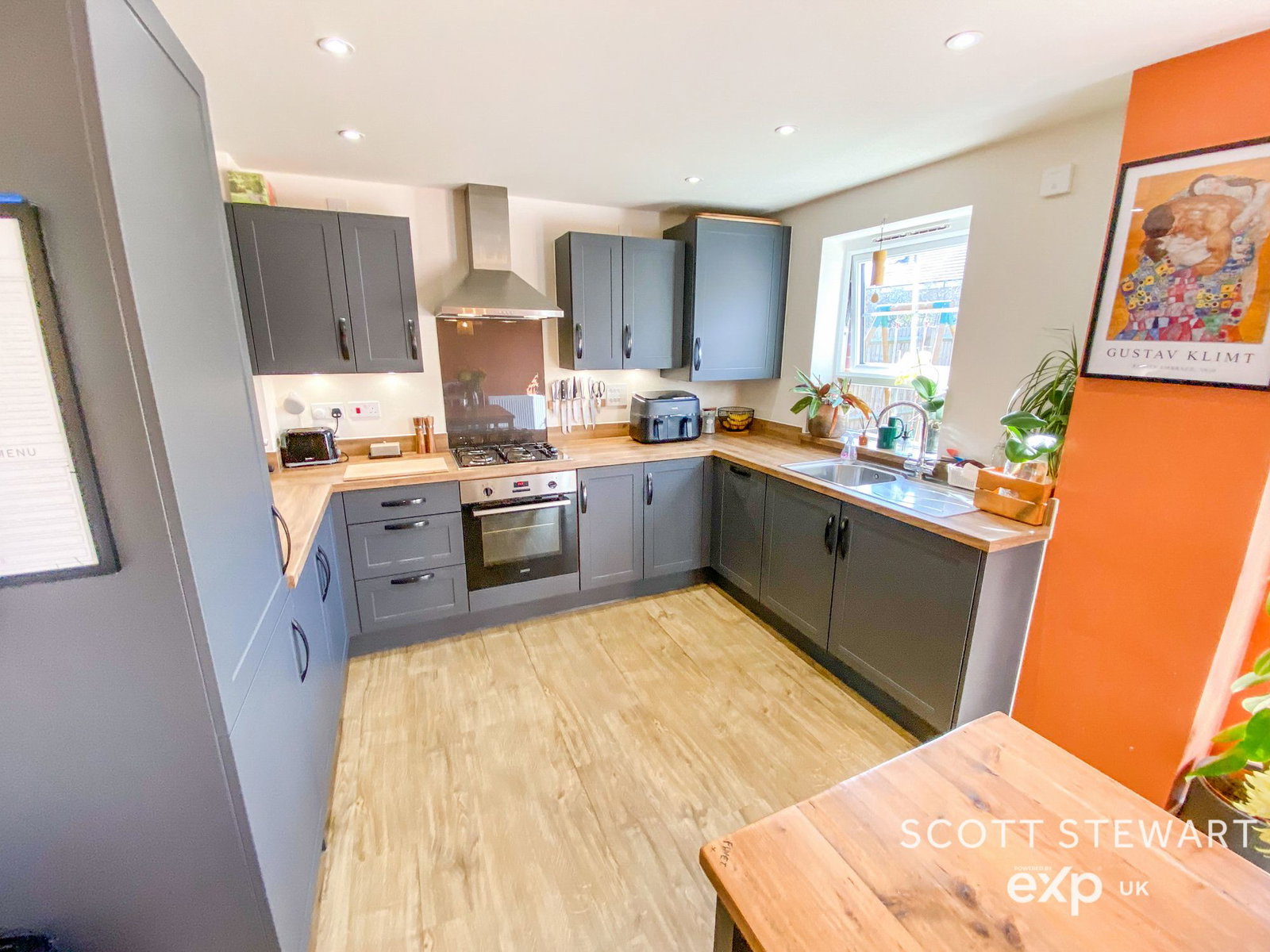 Semi Detached House in Peterborough