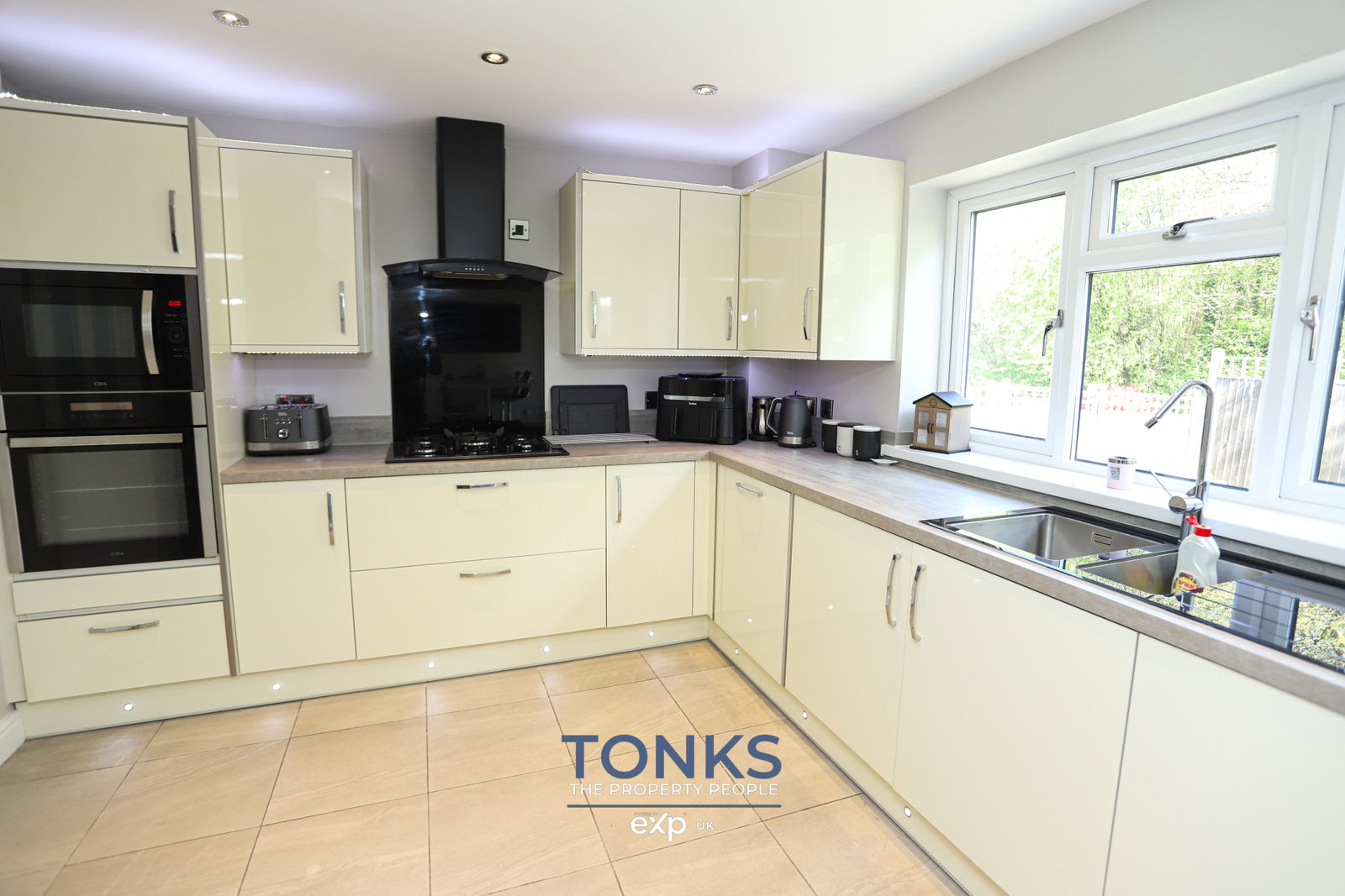 Semi Detached House in Halesowen