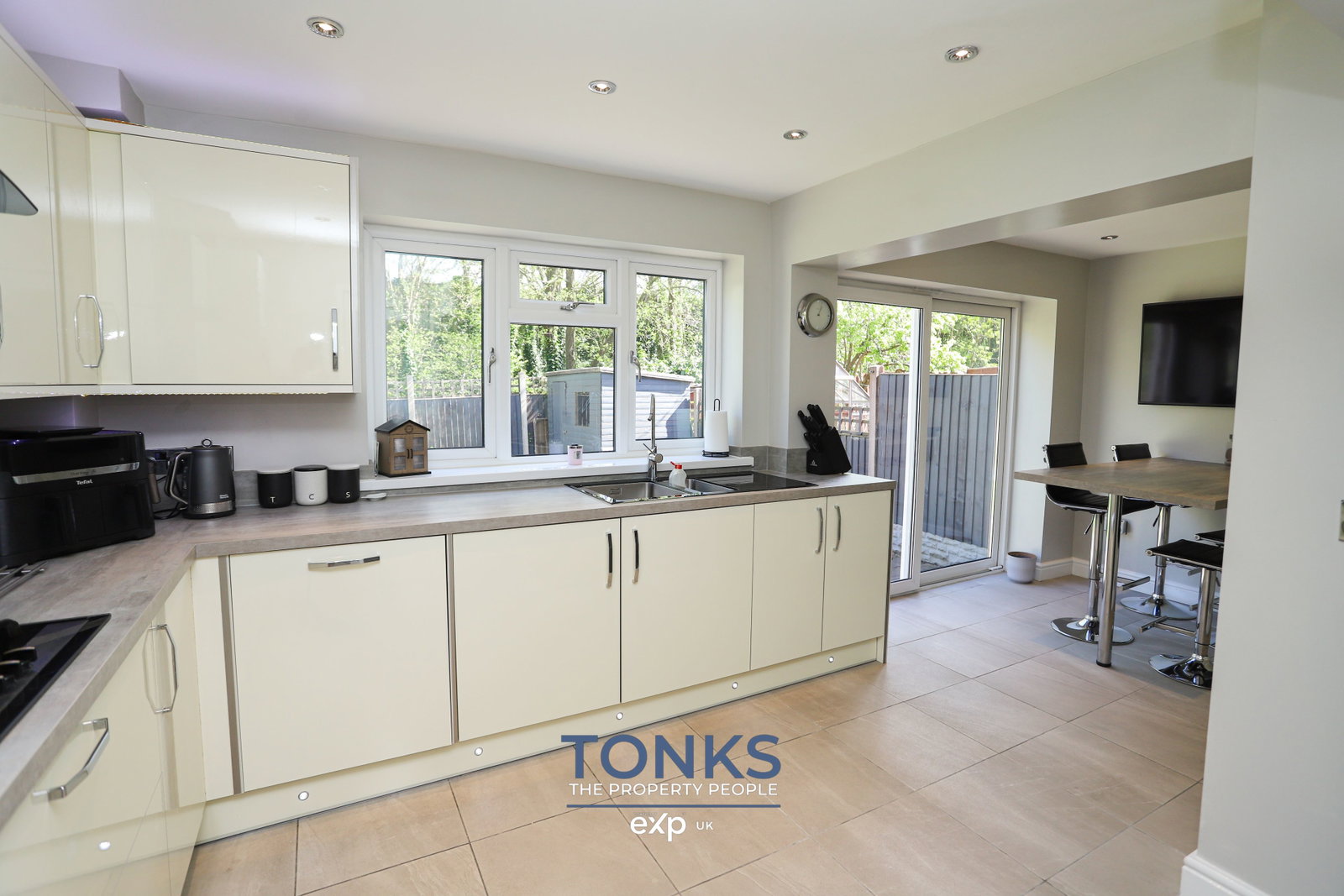 Semi Detached House in Halesowen