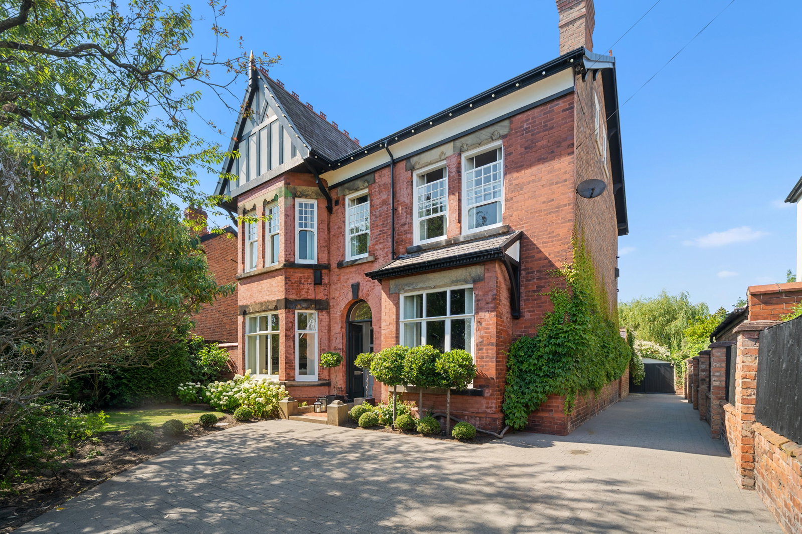 Detached House in Liverpool