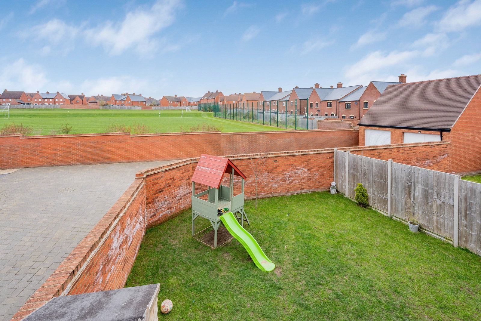 Semi Detached House in Brackley