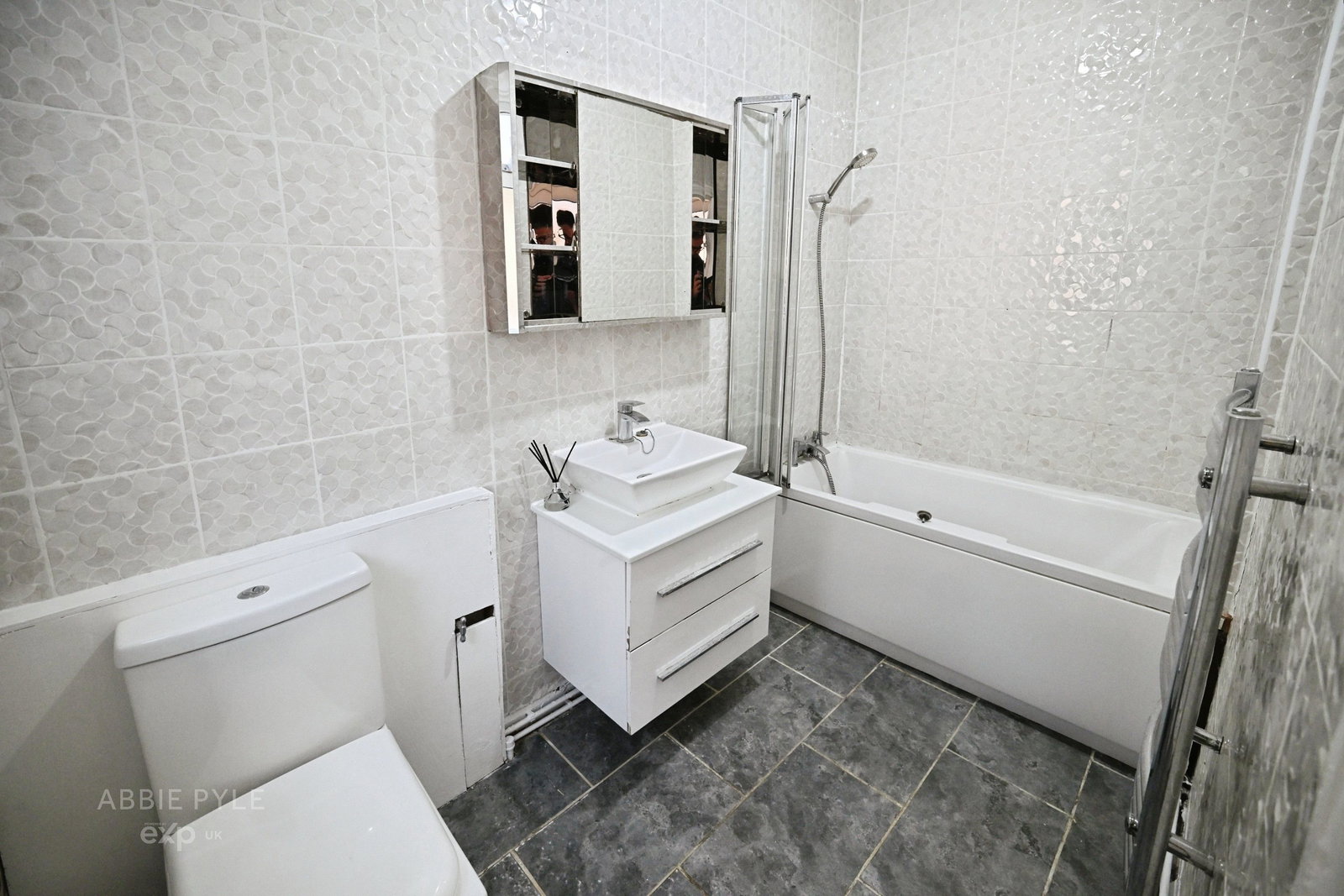 Terraced House for sale in Chatham, Cottall Avenue, Chatham, ME4 6HG