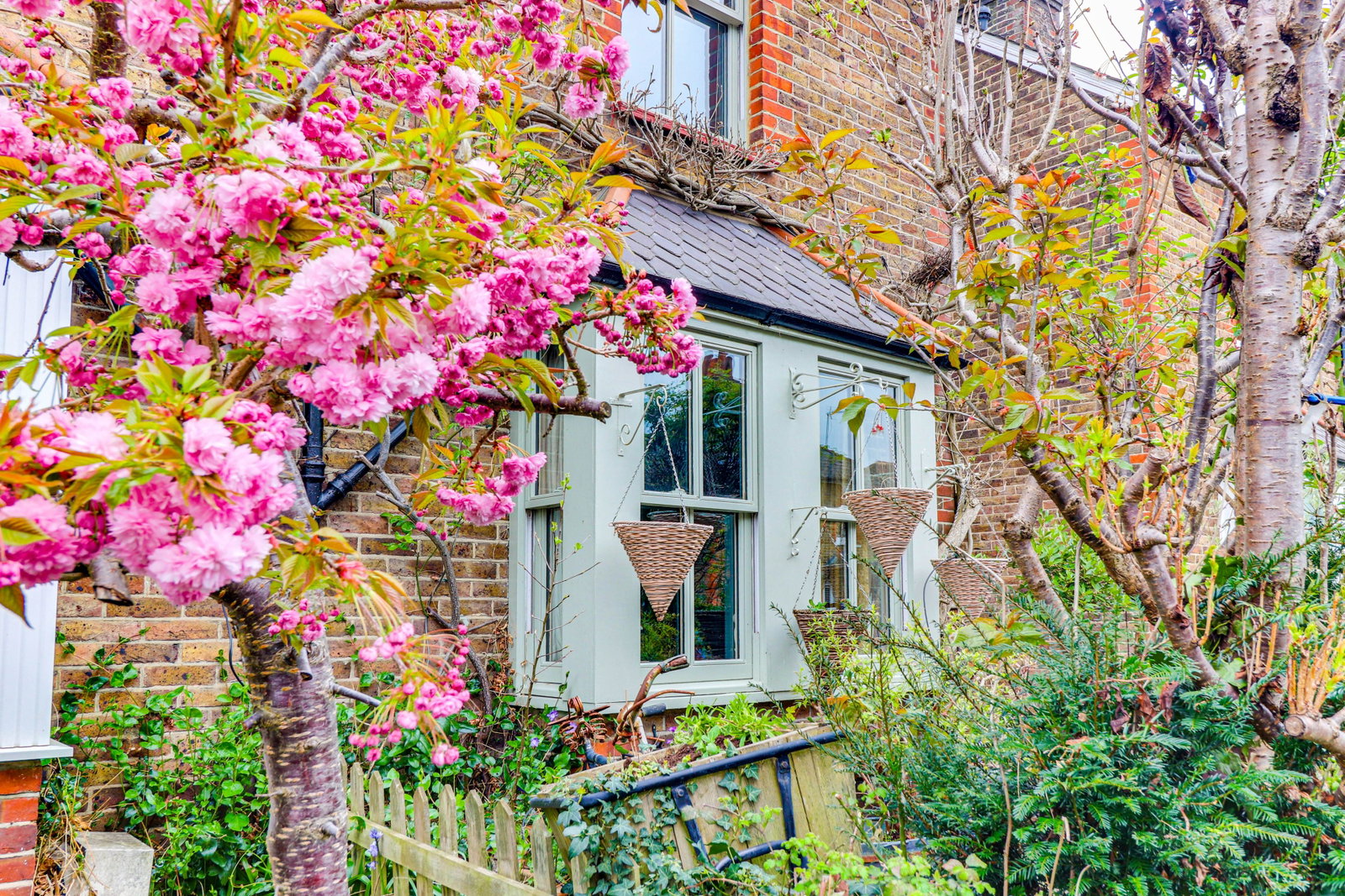 Semi Detached House in Cobham
