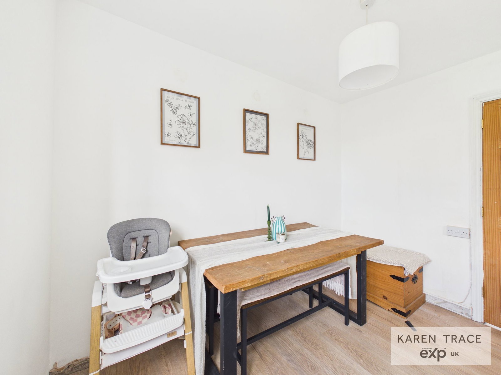 Semi Detached House in Par