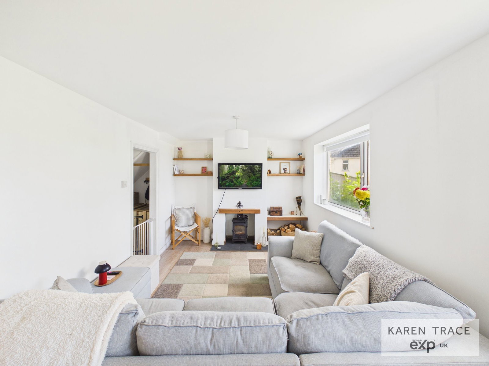 Semi Detached House in Par