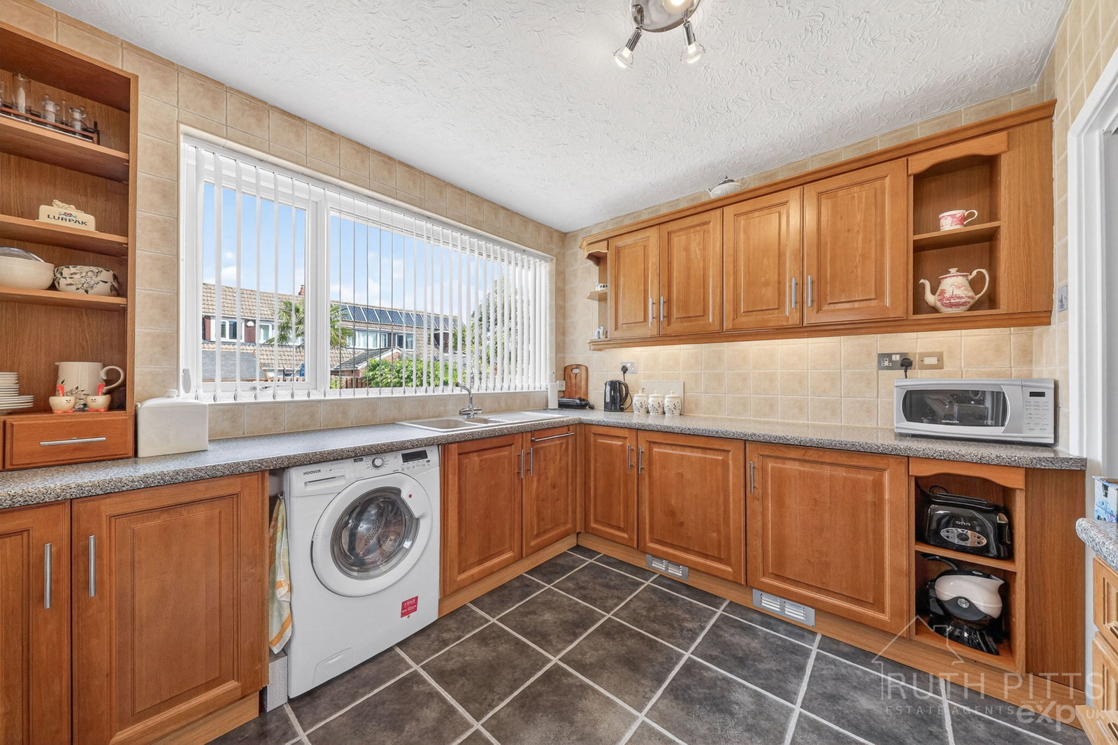 Semi Detached Bungalow in Pontefract