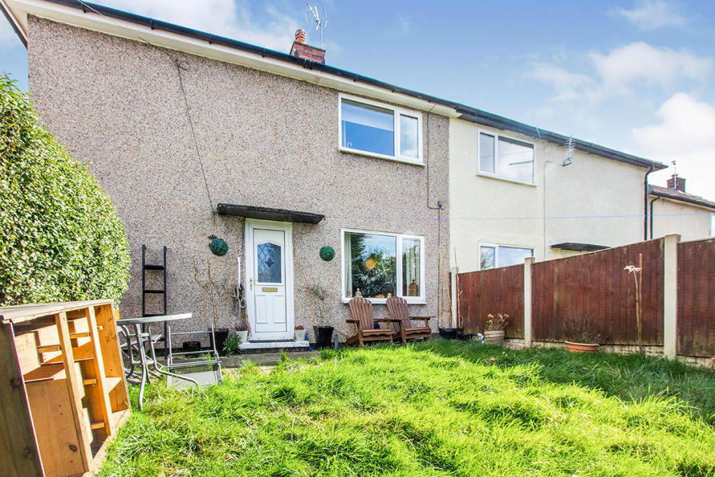 Semi Detached House in Chesterfield